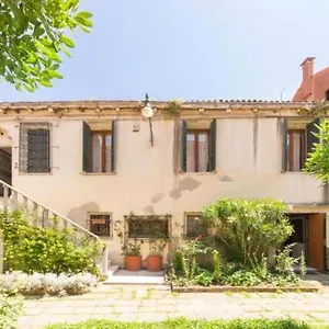 corte-mosto-luxury-appartments.hotelinveneto.com/